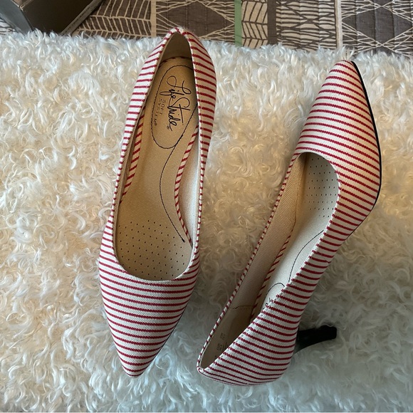 🩷🎉2xHP - Best in Shoes🎉 🩷LifeStride Sevyn Red/White Nautical Canvas 6.5M - Picture 3 of 7